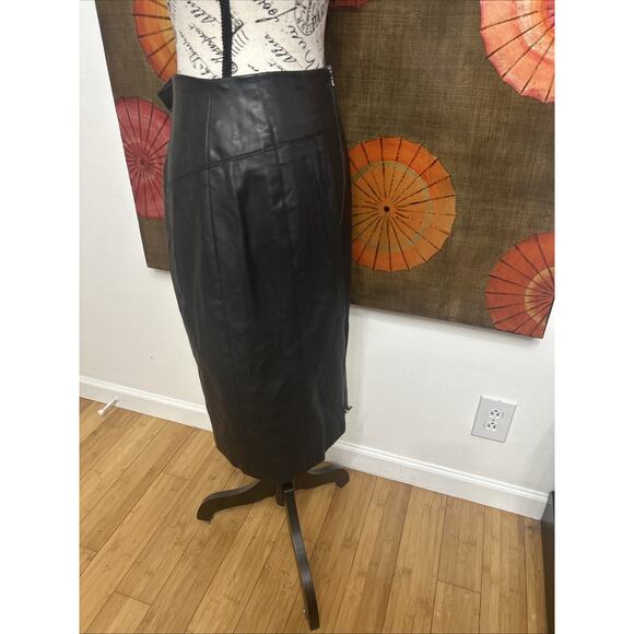 Express Faux Leather High Waisted Full Zipper Pencil Skirt Cruelty Free Sz 12 - Picture 3 of 6